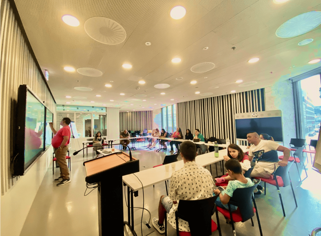 Digital Inclusion and Educational Challenges of Roma Youth in Europe: DIGIFAST Project